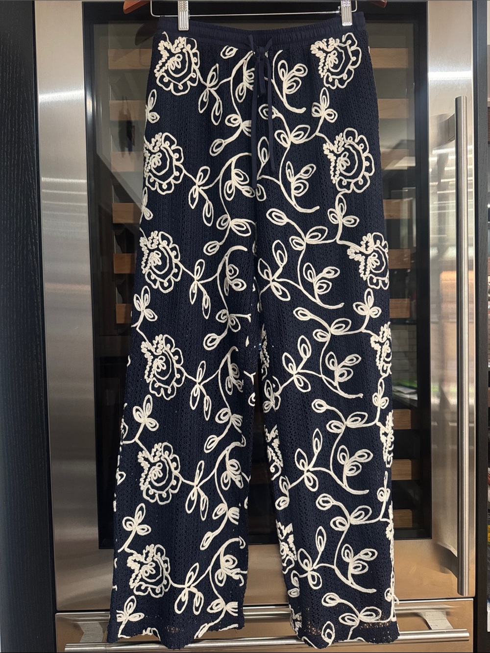 Solitaire Navy Embroidered Wide Leg Pants NWT Size M Coastal Chic - Picture 2 of 6